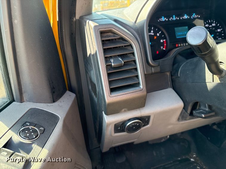 image for item GH9353 2019 Ford F350 Super Duty XL utility bed pickup truck