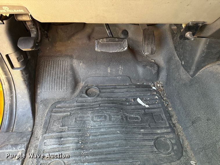 image for item GH9353 2019 Ford F350 Super Duty XL utility bed pickup truck