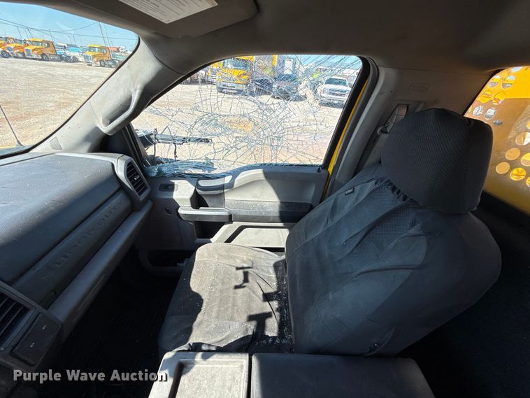 image for item GH9353 2019 Ford F350 Super Duty XL utility bed pickup truck