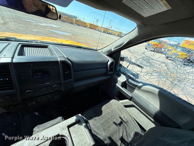 image for item GH9353 2019 Ford F350 Super Duty XL utility bed pickup truck