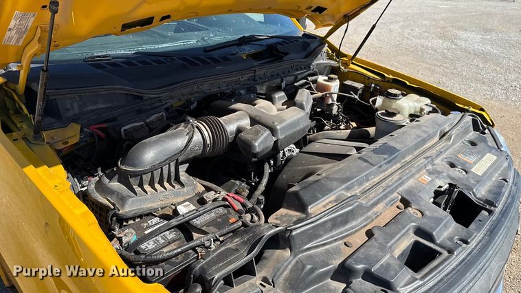 image for item GH9353 2019 Ford F350 Super Duty XL utility bed pickup truck