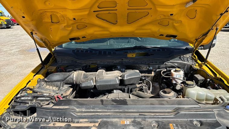 image for item GH9353 2019 Ford F350 Super Duty XL utility bed pickup truck