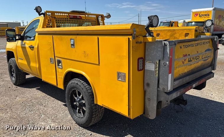 image for item GH9354 2018 Chevrolet Silverado 3500HD utility bed pickup truck