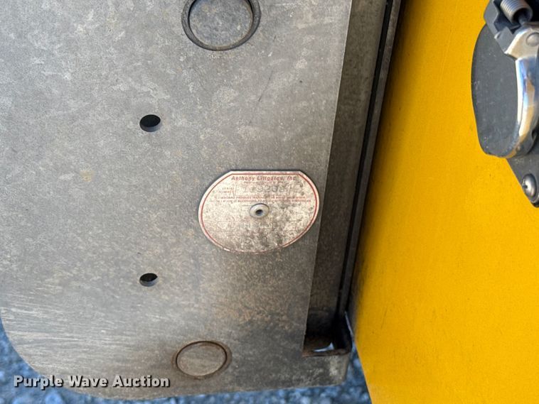 image for item GH9354 2018 Chevrolet Silverado 3500HD utility bed pickup truck