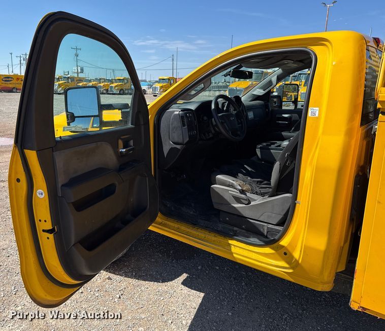 image for item GH9354 2018 Chevrolet Silverado 3500HD utility bed pickup truck