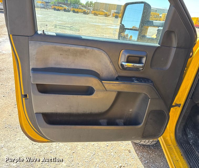 image for item GH9354 2018 Chevrolet Silverado 3500HD utility bed pickup truck