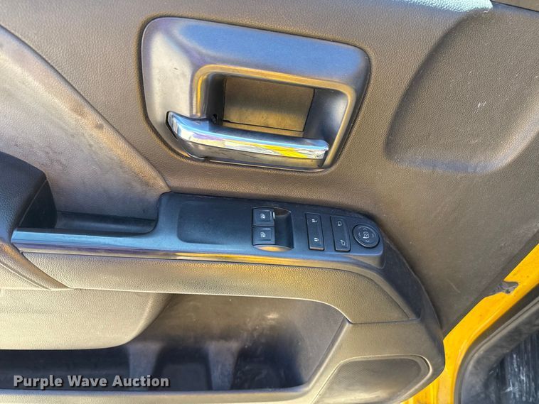 image for item GH9354 2018 Chevrolet Silverado 3500HD utility bed pickup truck