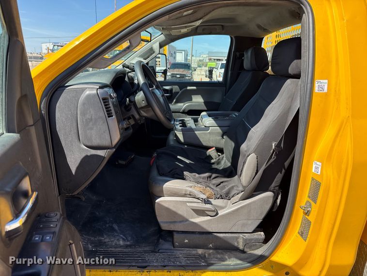 image for item GH9354 2018 Chevrolet Silverado 3500HD utility bed pickup truck