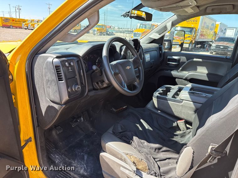 image for item GH9354 2018 Chevrolet Silverado 3500HD utility bed pickup truck