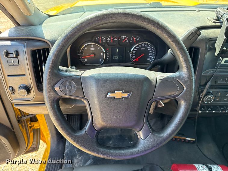 image for item GH9354 2018 Chevrolet Silverado 3500HD utility bed pickup truck