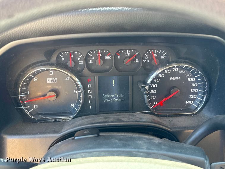 image for item GH9354 2018 Chevrolet Silverado 3500HD utility bed pickup truck