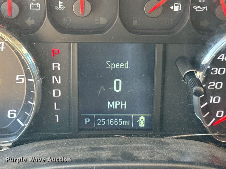 image for item GH9354 2018 Chevrolet Silverado 3500HD utility bed pickup truck