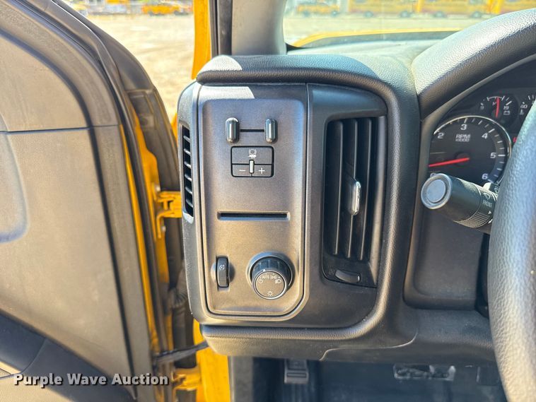 image for item GH9354 2018 Chevrolet Silverado 3500HD utility bed pickup truck