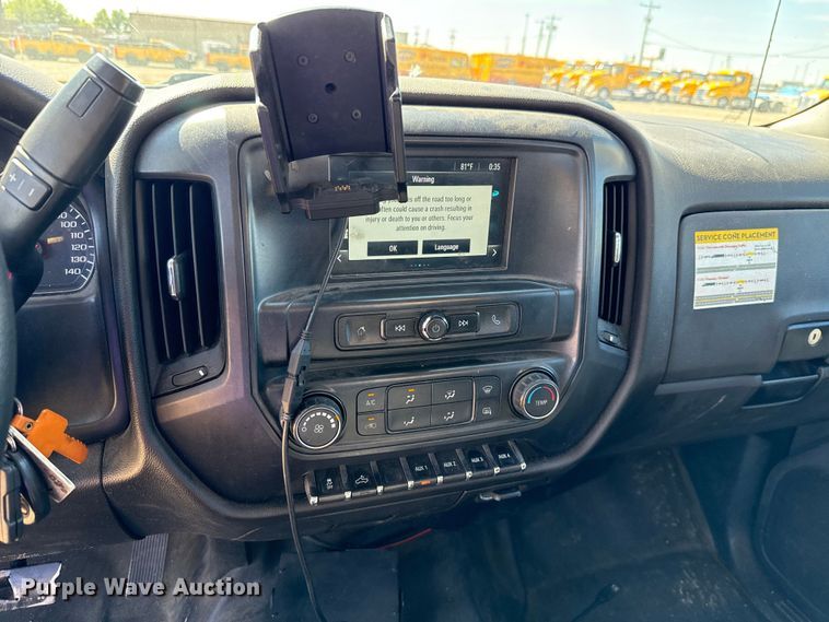 image for item GH9354 2018 Chevrolet Silverado 3500HD utility bed pickup truck