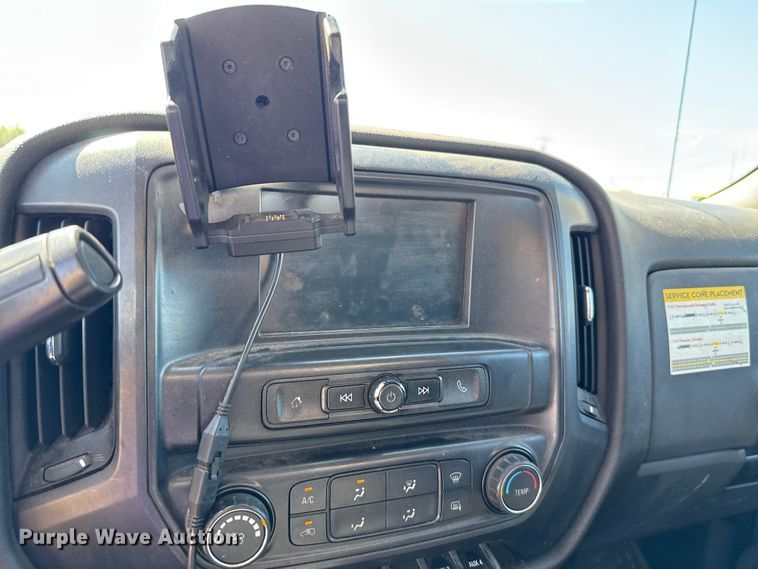 image for item GH9354 2018 Chevrolet Silverado 3500HD utility bed pickup truck