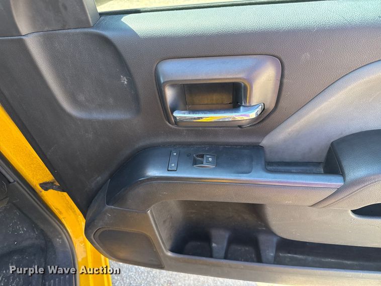 image for item GH9354 2018 Chevrolet Silverado 3500HD utility bed pickup truck