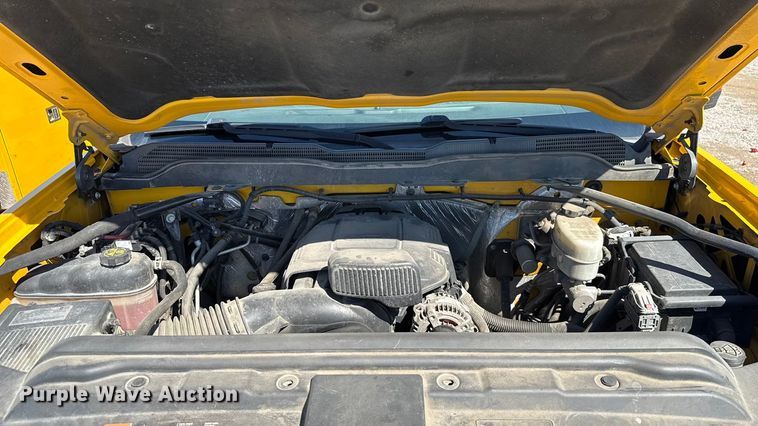 image for item GH9354 2018 Chevrolet Silverado 3500HD utility bed pickup truck