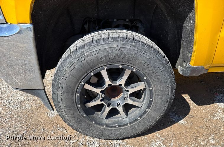 image for item GH9354 2018 Chevrolet Silverado 3500HD utility bed pickup truck