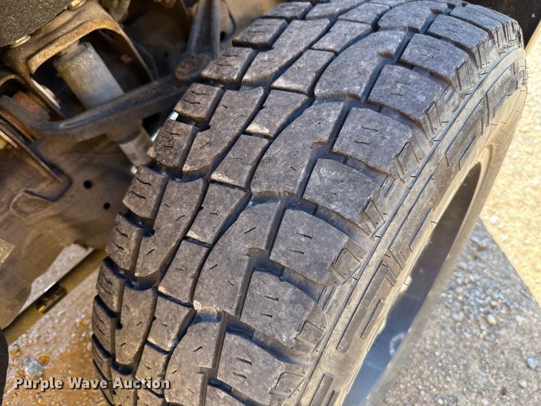 image for item GH9354 2018 Chevrolet Silverado 3500HD utility bed pickup truck