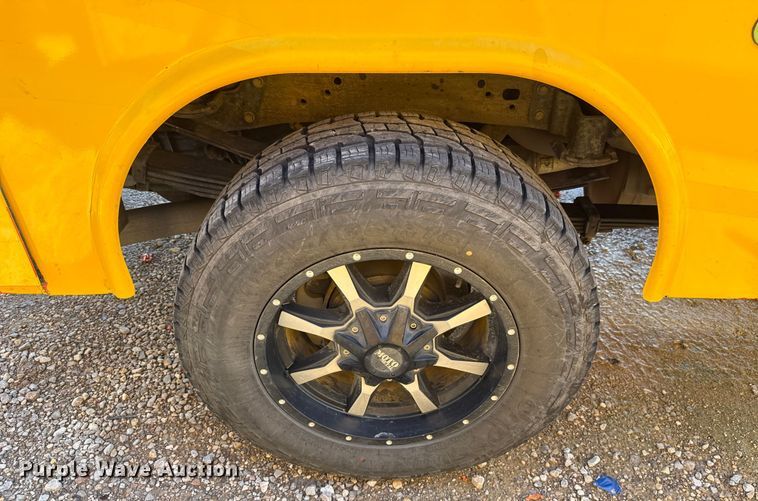 image for item GH9354 2018 Chevrolet Silverado 3500HD utility bed pickup truck