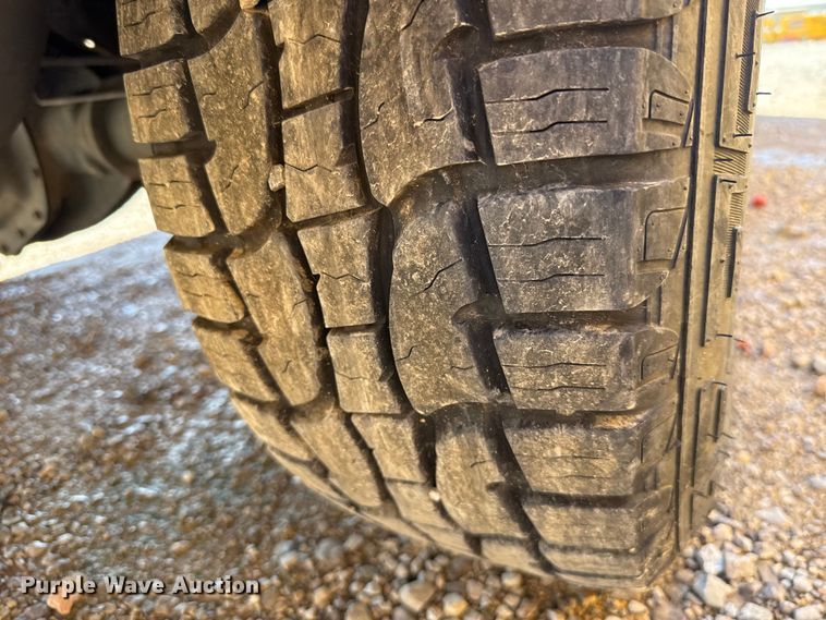 image for item GH9354 2018 Chevrolet Silverado 3500HD utility bed pickup truck