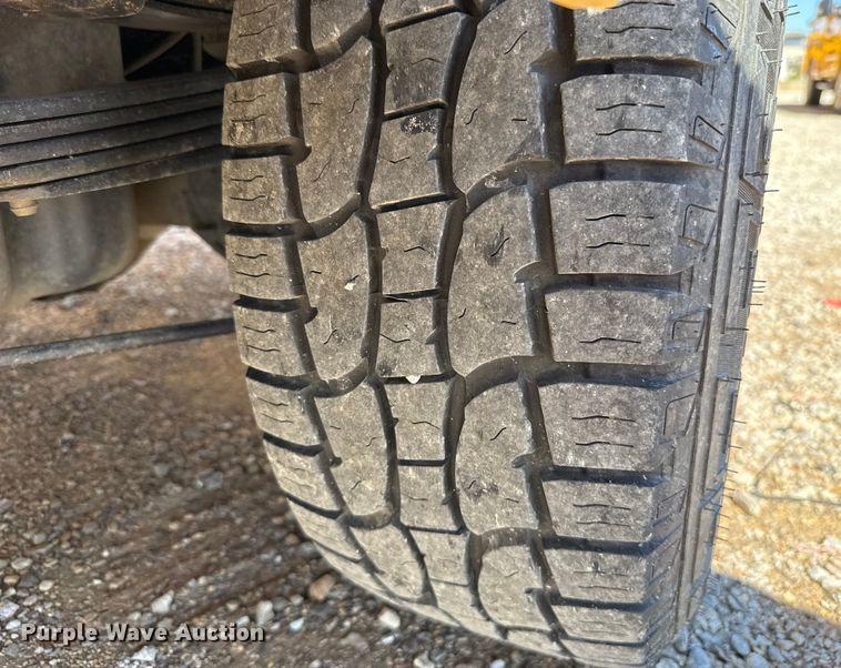 image for item GH9354 2018 Chevrolet Silverado 3500HD utility bed pickup truck