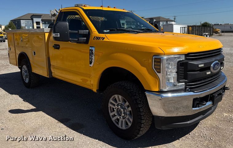 image for item GH9355 2019 Ford F350 Super Duty XL utility bed pickup truck