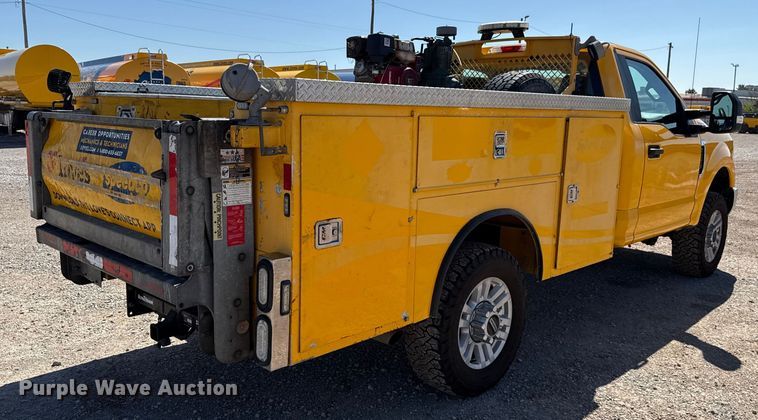 image for item GH9355 2019 Ford F350 Super Duty XL utility bed pickup truck