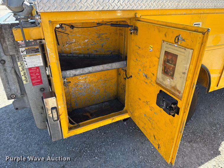 image for item GH9355 2019 Ford F350 Super Duty XL utility bed pickup truck