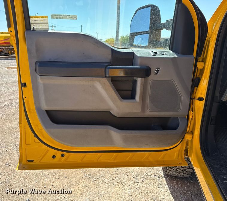 image for item GH9355 2019 Ford F350 Super Duty XL utility bed pickup truck