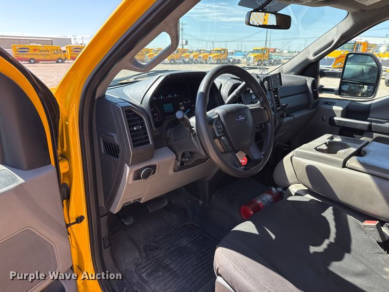 image for item GH9355 2019 Ford F350 Super Duty XL utility bed pickup truck