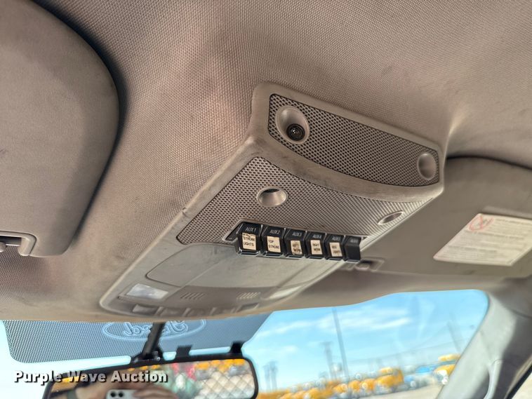 image for item GH9355 2019 Ford F350 Super Duty XL utility bed pickup truck