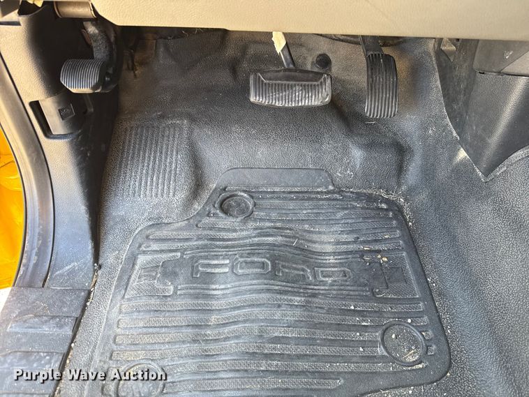 image for item GH9355 2019 Ford F350 Super Duty XL utility bed pickup truck