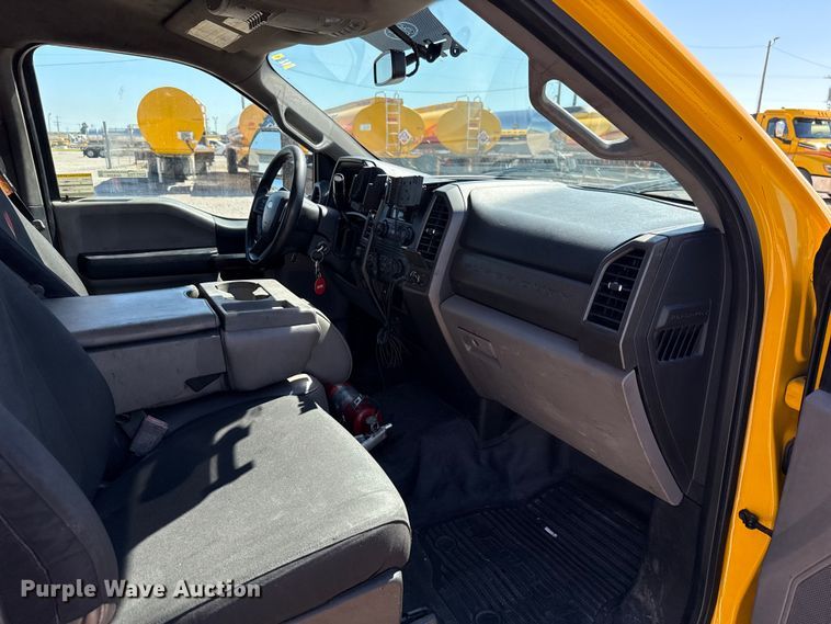 image for item GH9355 2019 Ford F350 Super Duty XL utility bed pickup truck