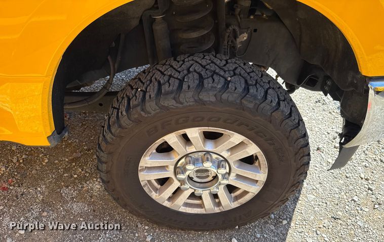 image for item GH9355 2019 Ford F350 Super Duty XL utility bed pickup truck