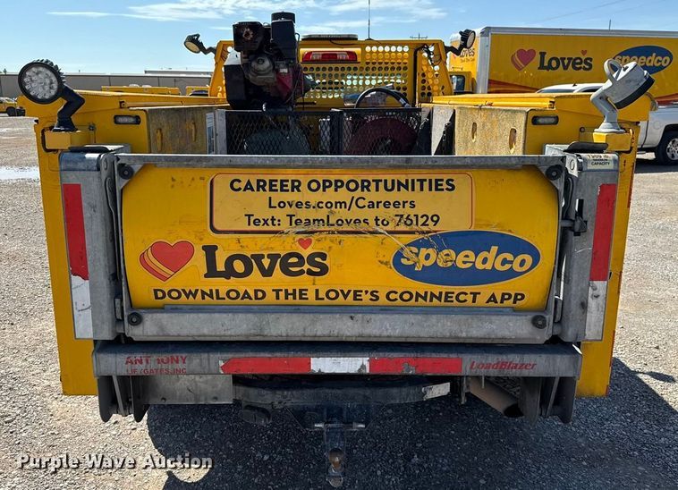 image for item GH9356 2018 Chevrolet Silverado 3500HD utility bed pickup truck