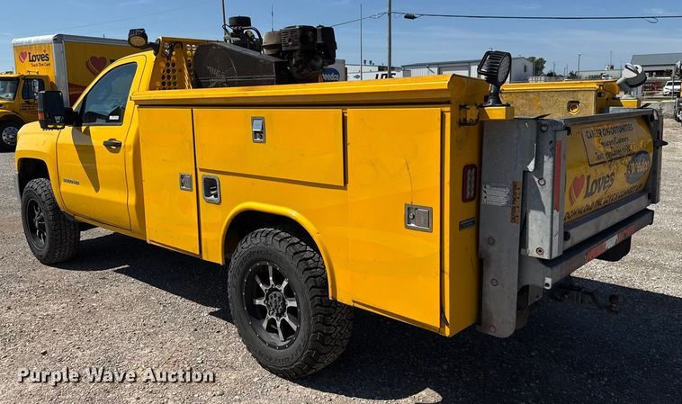 image for item GH9356 2018 Chevrolet Silverado 3500HD utility bed pickup truck