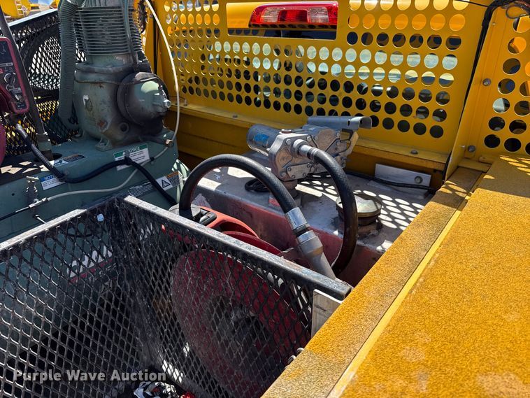 image for item GH9356 2018 Chevrolet Silverado 3500HD utility bed pickup truck