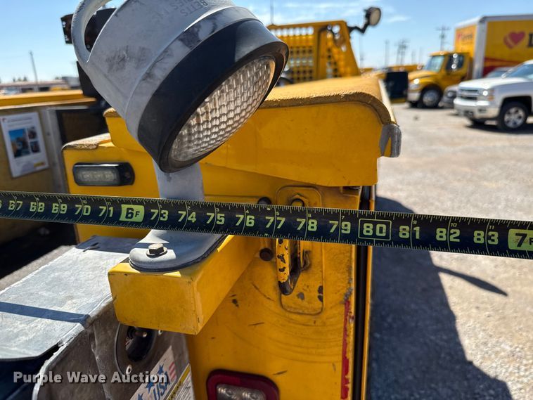 image for item GH9356 2018 Chevrolet Silverado 3500HD utility bed pickup truck