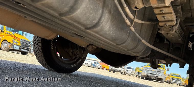 image for item GH9356 2018 Chevrolet Silverado 3500HD utility bed pickup truck