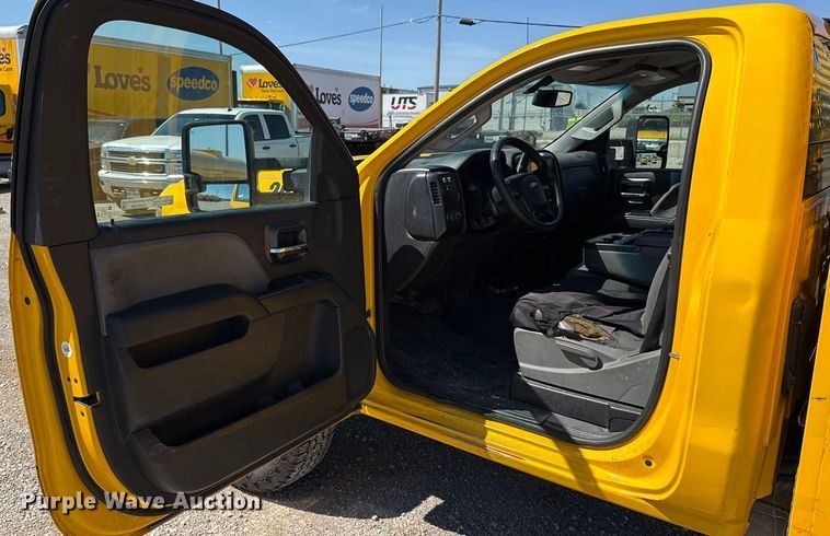 image for item GH9356 2018 Chevrolet Silverado 3500HD utility bed pickup truck