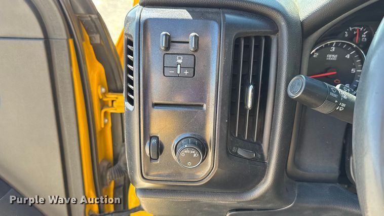 image for item GH9356 2018 Chevrolet Silverado 3500HD utility bed pickup truck