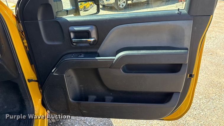 image for item GH9356 2018 Chevrolet Silverado 3500HD utility bed pickup truck