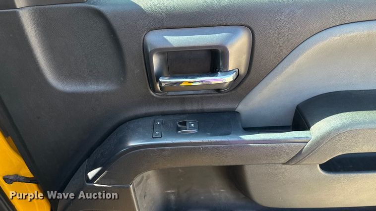 image for item GH9356 2018 Chevrolet Silverado 3500HD utility bed pickup truck