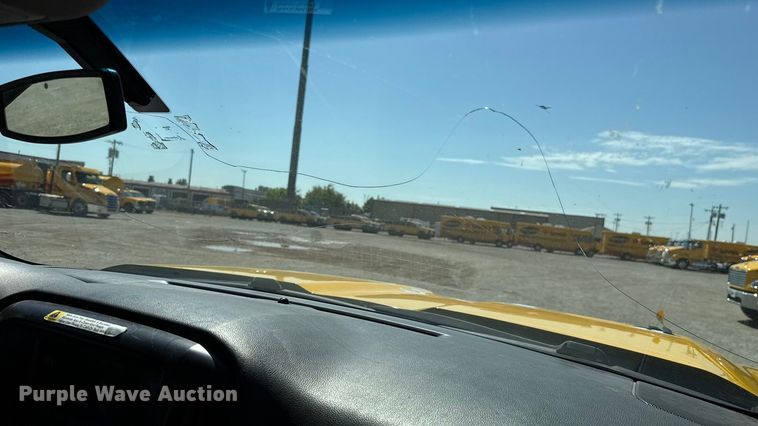 image for item GH9356 2018 Chevrolet Silverado 3500HD utility bed pickup truck