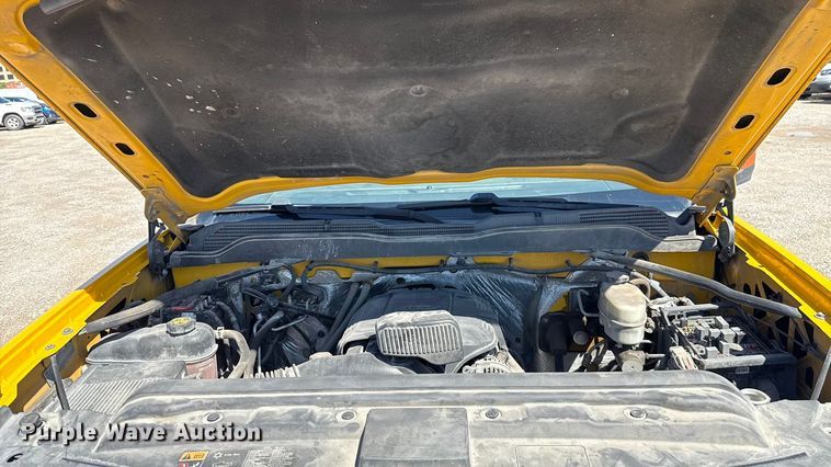 image for item GH9356 2018 Chevrolet Silverado 3500HD utility bed pickup truck