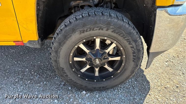 image for item GH9356 2018 Chevrolet Silverado 3500HD utility bed pickup truck