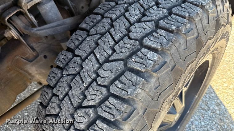 image for item GH9356 2018 Chevrolet Silverado 3500HD utility bed pickup truck