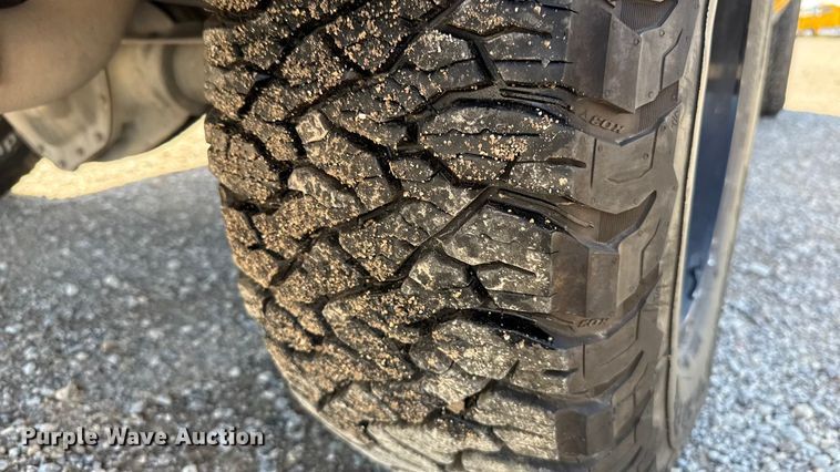 image for item GH9356 2018 Chevrolet Silverado 3500HD utility bed pickup truck