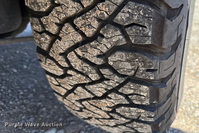 image for item GH9356 2018 Chevrolet Silverado 3500HD utility bed pickup truck